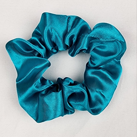 4 FOR $16 🔥Satin Scrunchie Hair Tie - Picture 5 of 5
